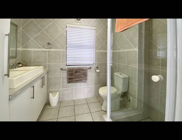 6 BEDROOM HOUSE FOR SALE IN DWARSKERSBOS